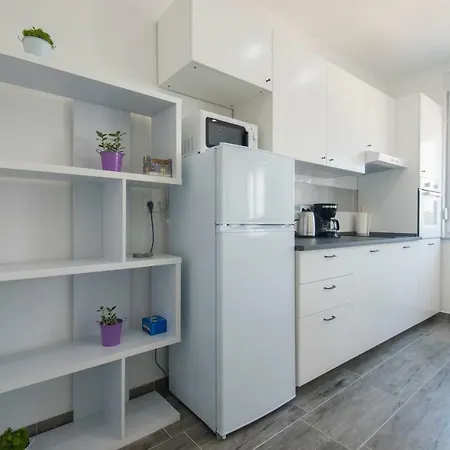Pleasure 1 I 2 Apartment *