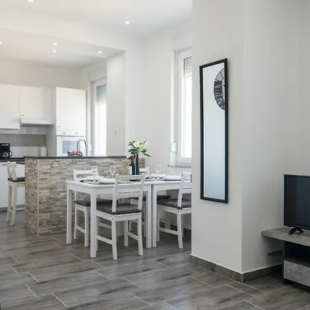 Apartament Pleasure 1 I 2 *